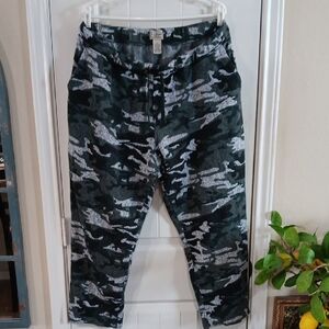 L.L. Bean Green and Gray Camouflage Pants